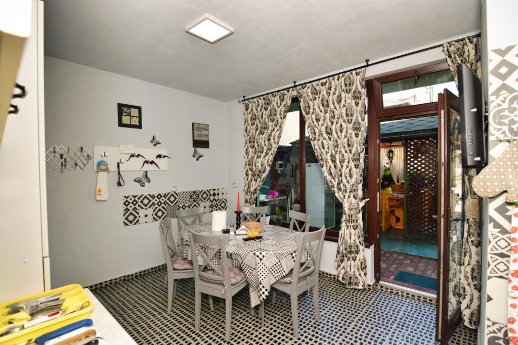 מלון Călimăneşti Casa Cizi מראה חיצוני תמונה